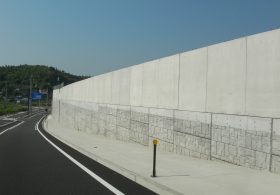 施工事例　道路　剛性防護柵基礎